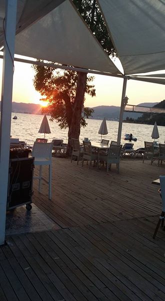Beluga Beach Club / Restaurant