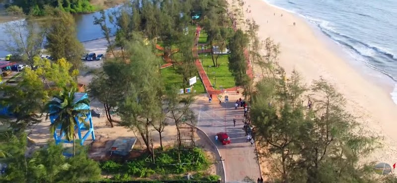 Mersin Blue Flag Beach Padubidri'nin Berrak Suları ve Sahili