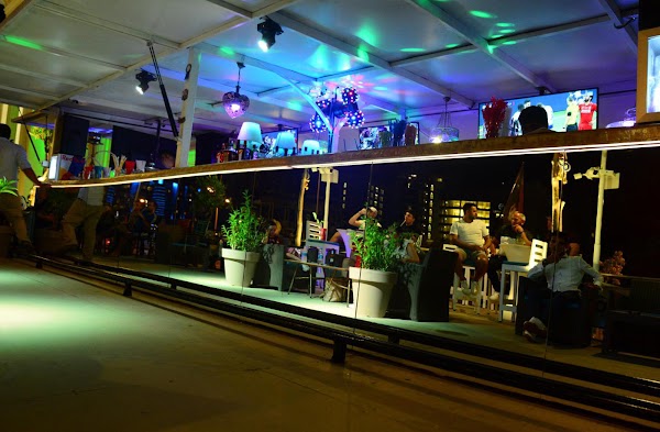 CHATME CAFE BAR BİSTRO SHİSHA