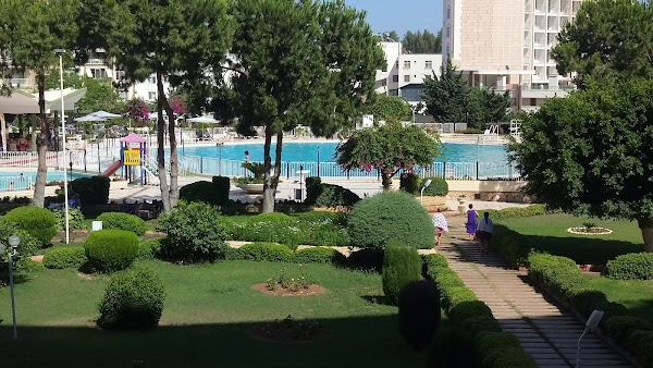 Deluxe İstanbul Resort Hotel