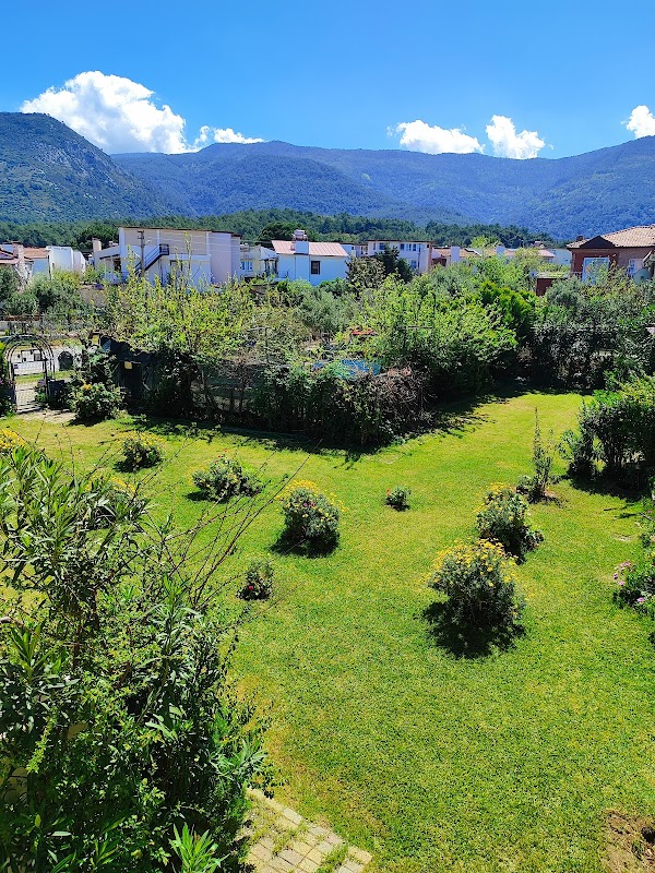 Demirci Tatil Evi /Apart/Bahçeli Müstakil Konaklama Aile için ideal