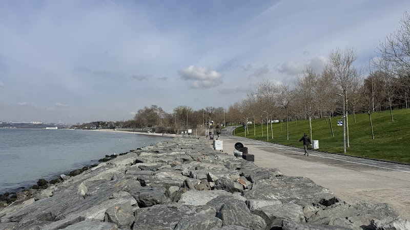 İstanbul'un İncisi Florya Sahil Parkı: Haziranda Huzur ve Mavi Bir Kaçamak