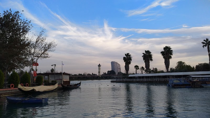 Gondol Marina