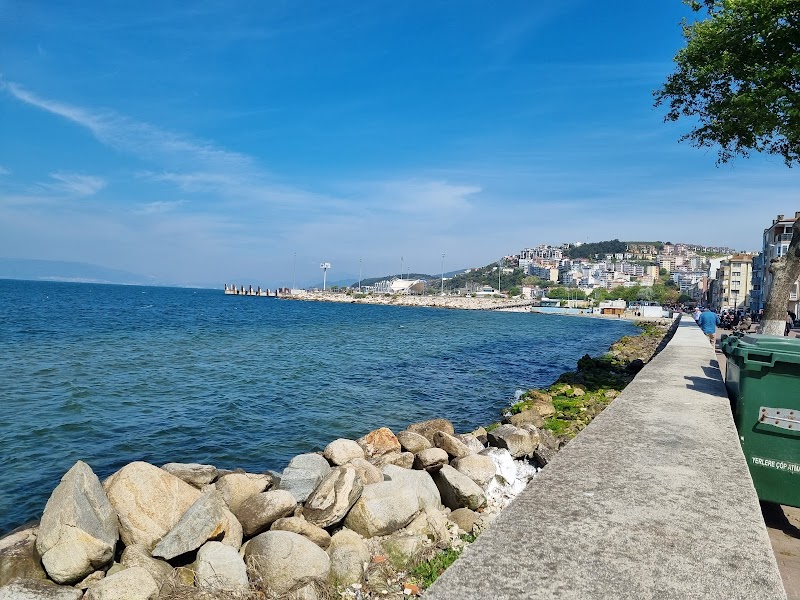 Güzelyalı Sahili