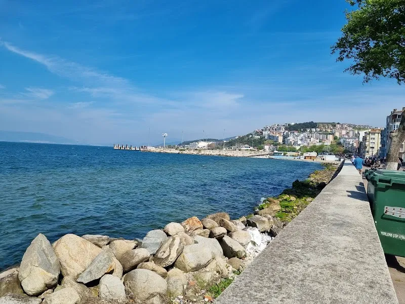 Güzelyalı Sahili