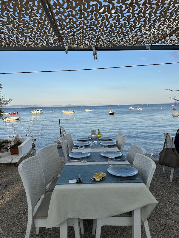 İsmet’in Yeri İskele Restaurant & Yeni Beach