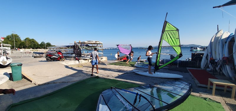 İstanbul Windsurf Center-Rüzgar Sörfü Eğitimi-Windsurf Yaz Okulu-Rüzgar Sörfü Kiralama