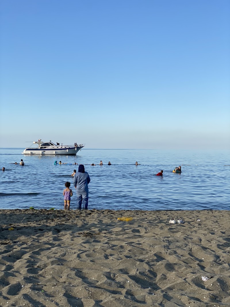 Kaşüstü Belediye Aile Plajı