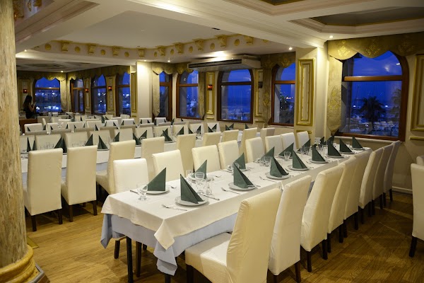 Le Chateauer Restaurant & Yeşilköy Canlı Müzik