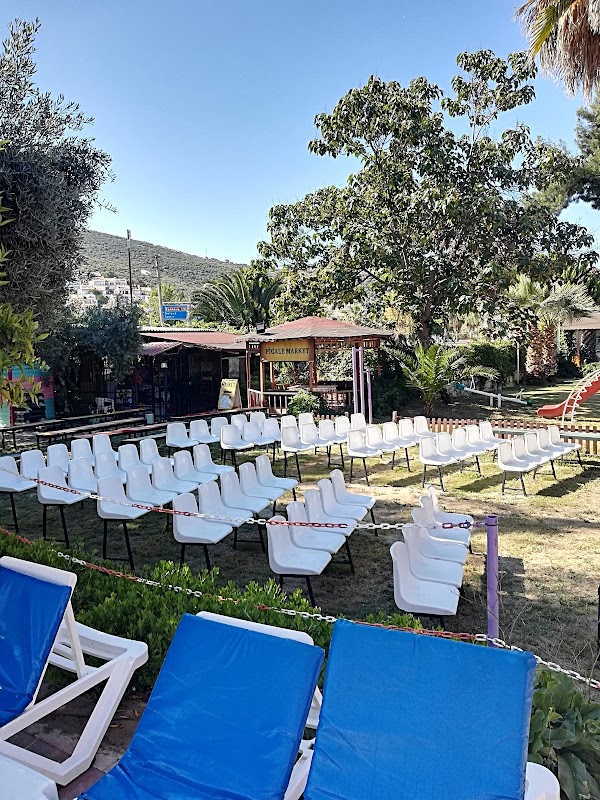 Pigale Beach Restaurant