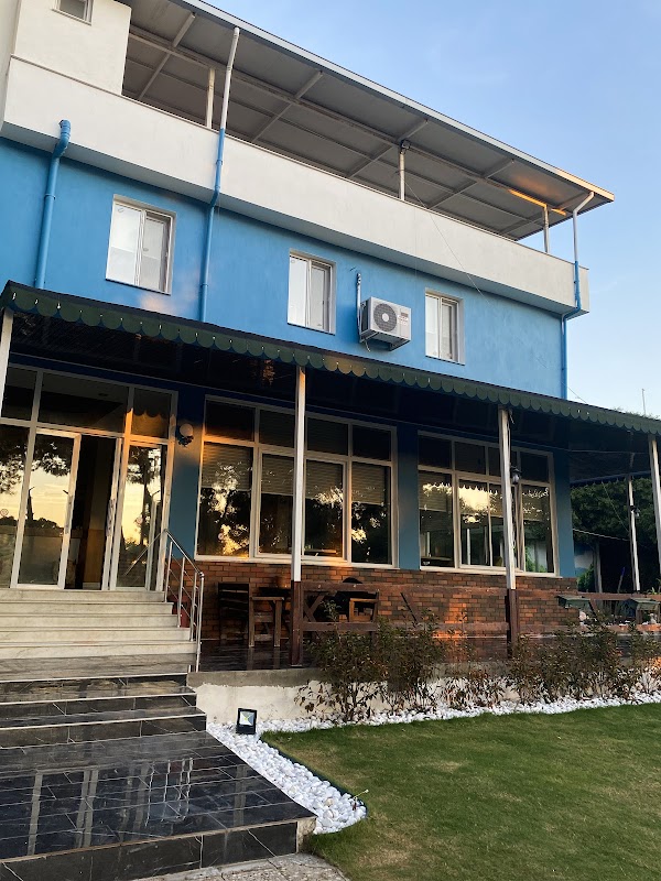 Pine Tree Otel