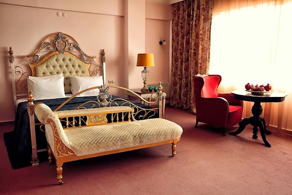 URLA PERA HOTEL
